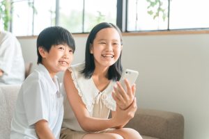 子どものスマホデビュー前に考えたいこと｜譲らないiPhoneを売るときの準備も紹介