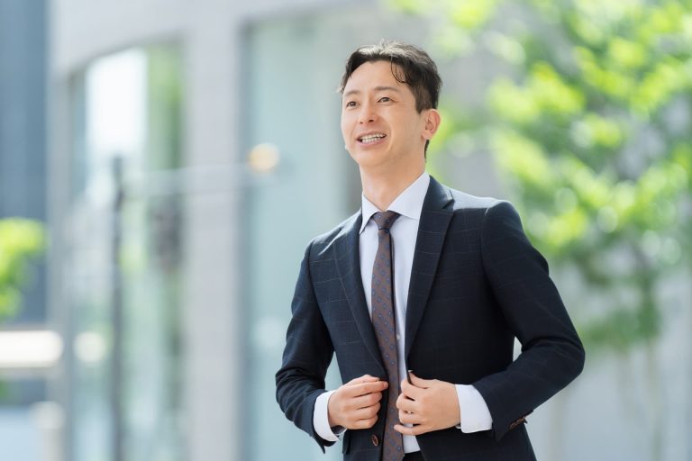 管理職になったらスーツを見直すべき？昇進後に選びたいオーダースーツのポイント